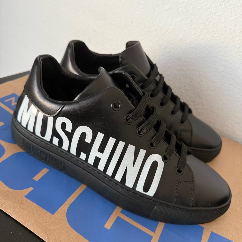 NEW Moschino Serena Logo Leather Sneakers Lace Up